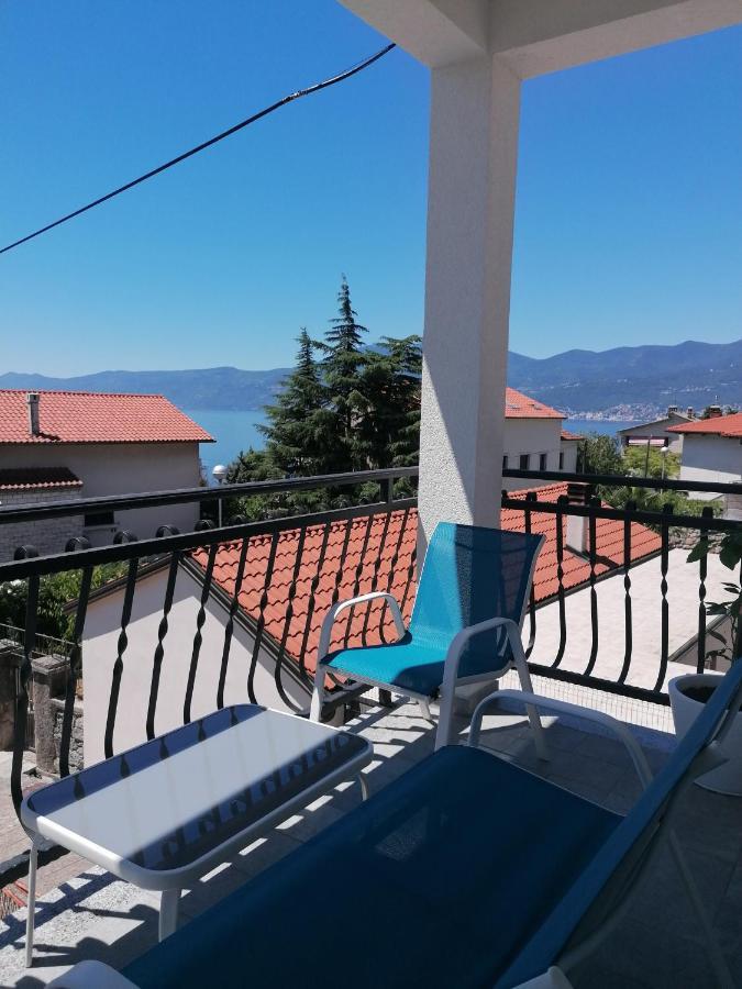 Apartman Borgo Marina - By The Sea Lägenhet Rijeka Exteriör bild